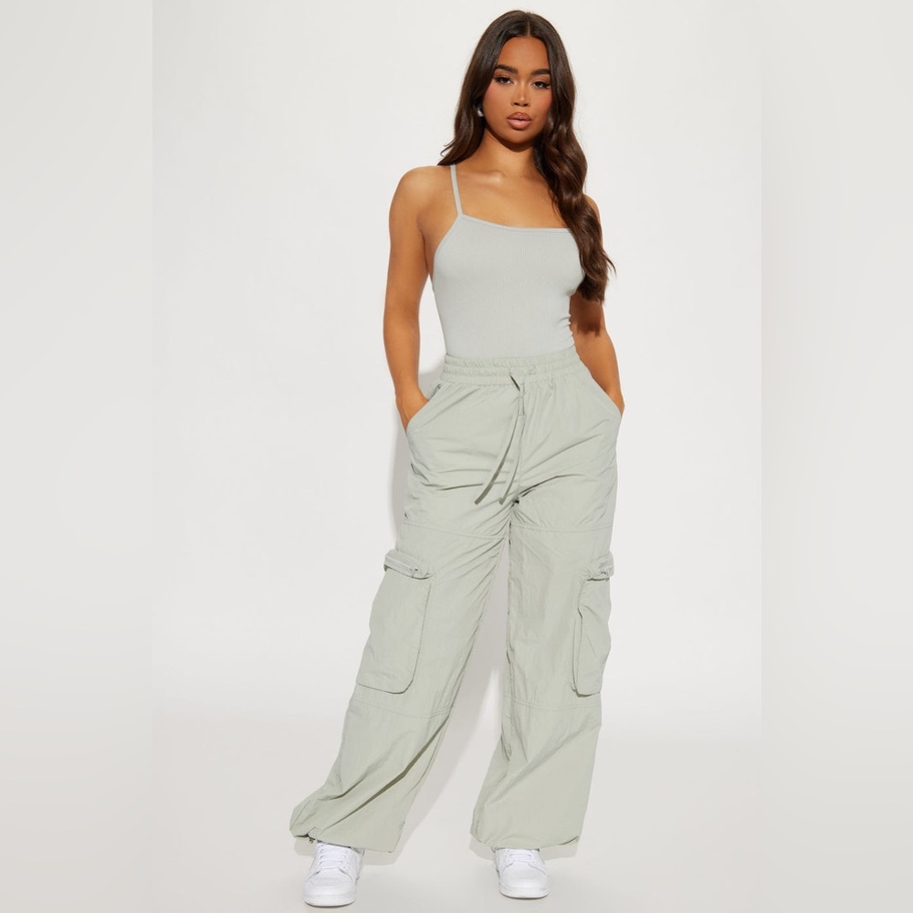Fashion NOVA Cargo Pants💚